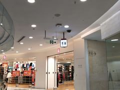 门面-优衣库(上海虹口龙之梦店)