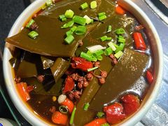 -挂旗柴锅鸡(蚌山区嘉年华店)