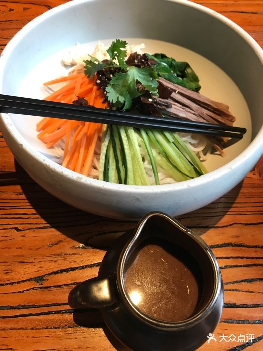 云海肴云南菜(王府井新燕莎金街店)鸡丝凉米粉图片 - 第2张