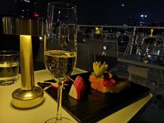 -The ROOF (通盈中心店)