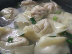 三鲜大馄饨-万寿斋(山阴路店)