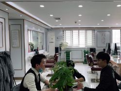 -镁连社·美联社