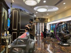 点击看大图 -八佰伴8008星级形象店