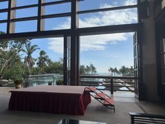 -亚龙湾喜来登·美景台大堂吧