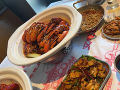 -肥肥虾庄·金牌油焖大虾(汉街SKP店)