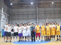 -顶峰篮球俱乐部(南头店)