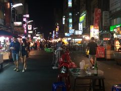 -六合夜市