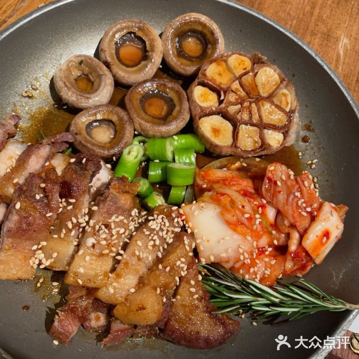 TAIFORKS 大福食堂·山葵烤肉料理·拌饭(宝安店)意式鳀鱼酱碳烤黑猪肉图片