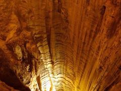 -怀托摩萤火虫洞