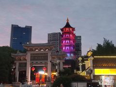 -绳金塔