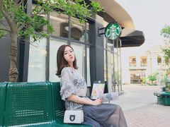 -王府井奥莱临潼小镇(临潼店)