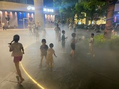 -瑞虹新天地月亮湾