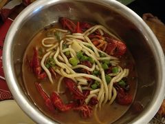 小龙虾土豆粉-丹东立强海鲜烧烤·牛B大串(星海店)