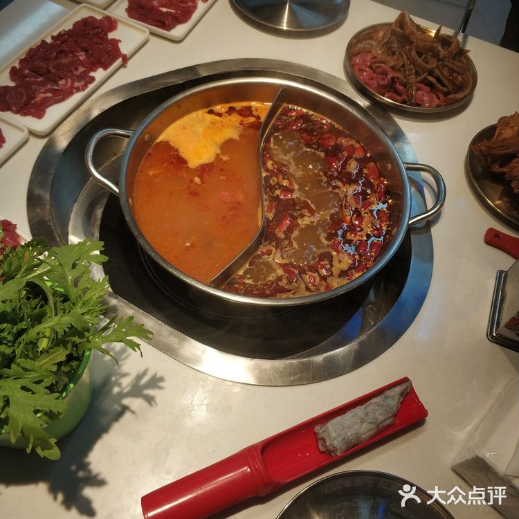 探店潮牛岛自助火锅