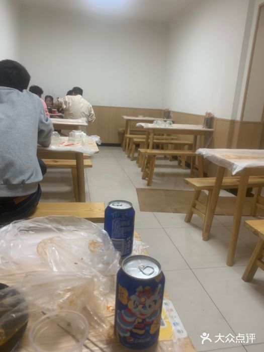 郑记•不夜城烧烤•龙虾•虾蟹(黄鹤楼店)图片