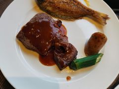 -大中华希尔顿酒店-念自助餐·嗨啤·小龙虾