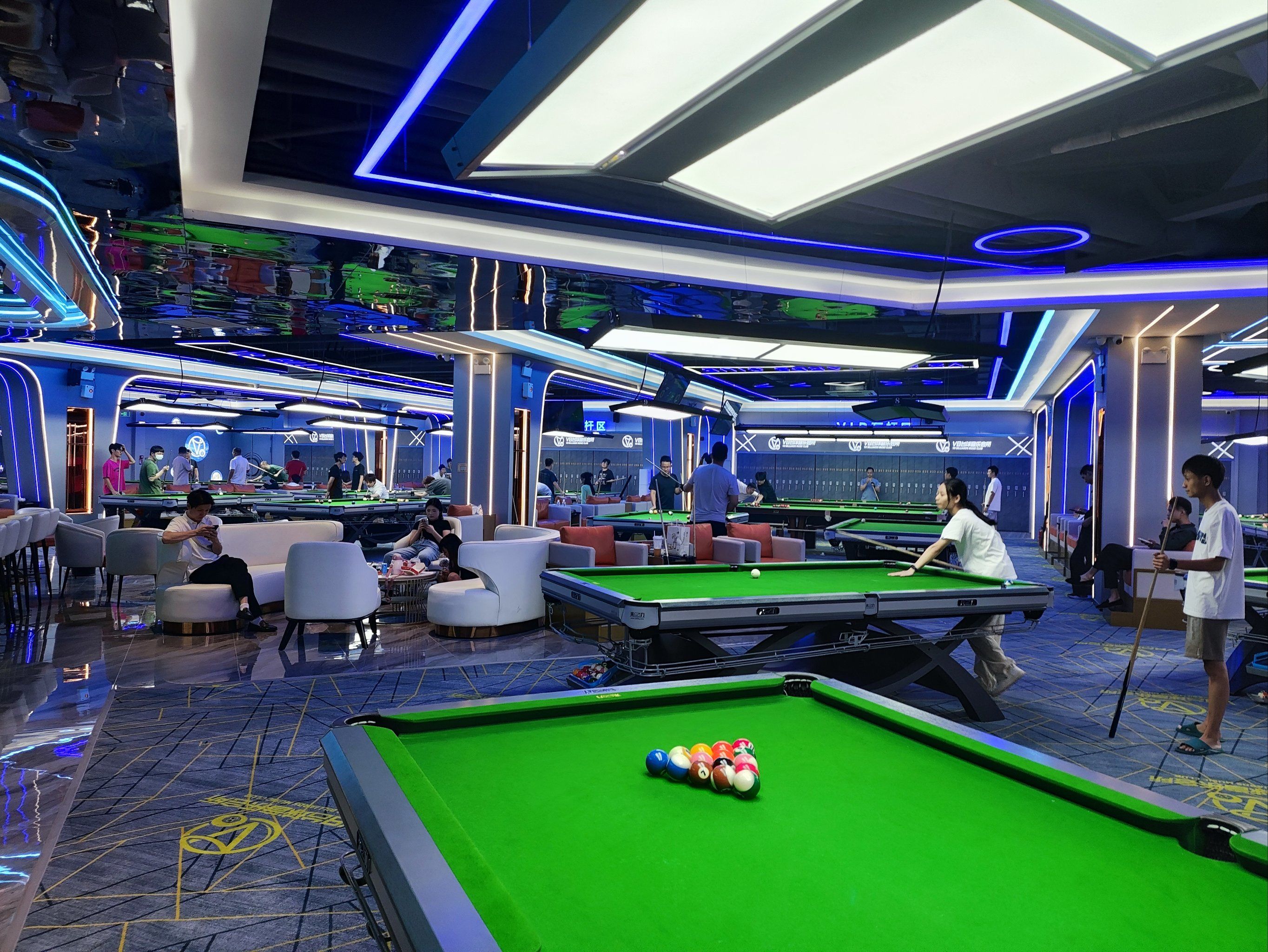 宝安豪装台球馆