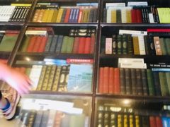 -钟书阁(松江泰晤士小镇店)