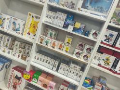-逝水玩具折扣店