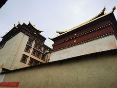 -噶丹松赞林寺