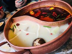 -三人行骨头王火锅(长寿店)