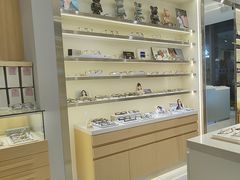 -视野联行眼镜·蔡司·尼康·豪雅·依视路(青浦宝龙店)