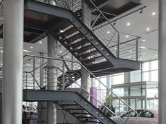 -天津波士信达奔驰4S店(卫津南路店)