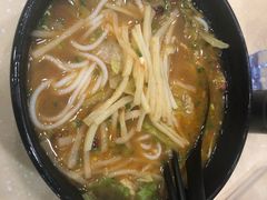 -龙记桂林米粉(财满街店)
