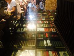 -钟书阁(松江泰晤士小镇店)