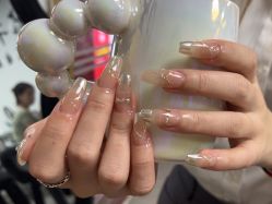 -芊屿芊浔美甲