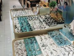 -美式眼镜·授权蔡司.依视路.尼康.豪雅.明月(人民广场店)