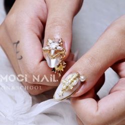 -Pink You美甲洗眉纹绣定制中心