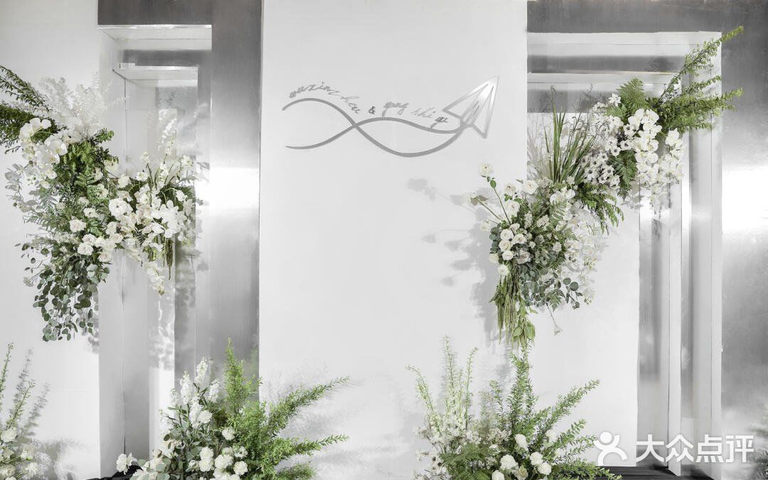 最受欢迎的韩式白绿色婚礼