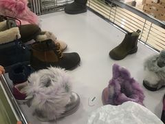 -UGG(燕莎奥特莱斯购物中心店)