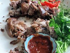 扒猪脸火勺-北京龙庆四季香农家饭庄·灶台鱼·碳烤虹鳟鱼(龙庆峡店)