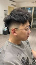 -15C7 男士理发馆 烫染专业店