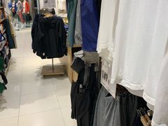 -优衣库(上海正大广场店)