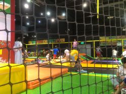 -蹦蹦跳跳(新奥购物中心店)