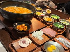 -银米·云南传统过桥米线(双廊黑金冠店)