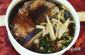 Braised Pork Cutlet and Vegetable Noodles