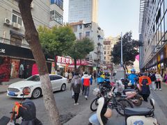 -官亭路小吃一条巷