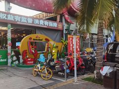 -三亚火车头万人海鲜广场