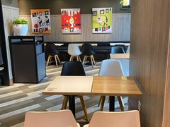 大堂-肯德基(湾畔店)