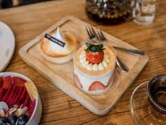 草莓蛋糕-Common Table · Brunch & Coffee