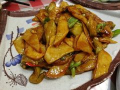 地三鲜-东北哈尔滨酱骨头馆房掌柜铁锅炖
