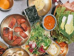 -草家酱蟹炭火烤肉店(珲春南路二店)