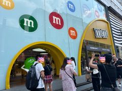 -m豆巧克力世界(上海世茂广场店)