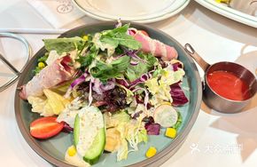 Caribbean Grilled Beef Salad