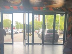 -极限PLAY运动娱乐新世界·团建派对表演休闲馆·室内高空游乐园