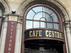 -中央咖啡馆